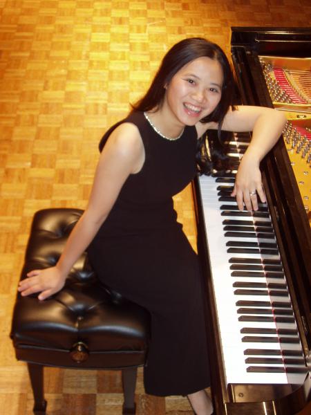 Amy I Lin Cheng piano